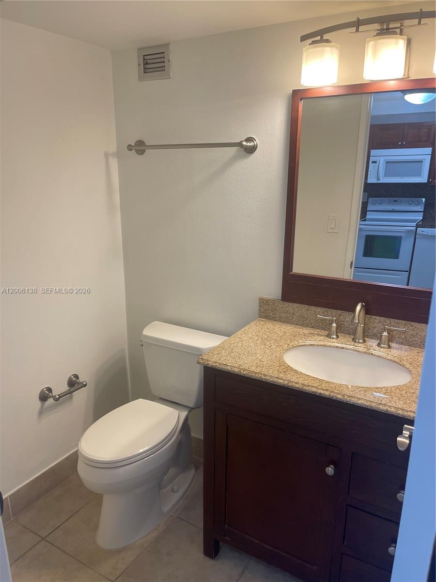 1901 Brickell Ave #B1504, Miami FL 33129