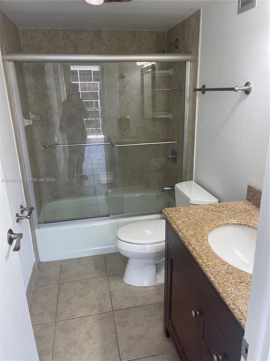 1901 Brickell Ave #B1504, Miami FL 33129