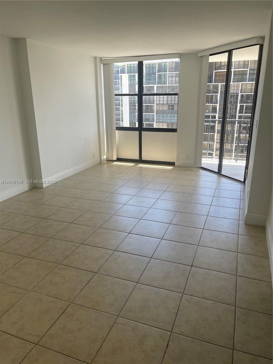 1901 Brickell Ave #B1504, Miami FL 33129