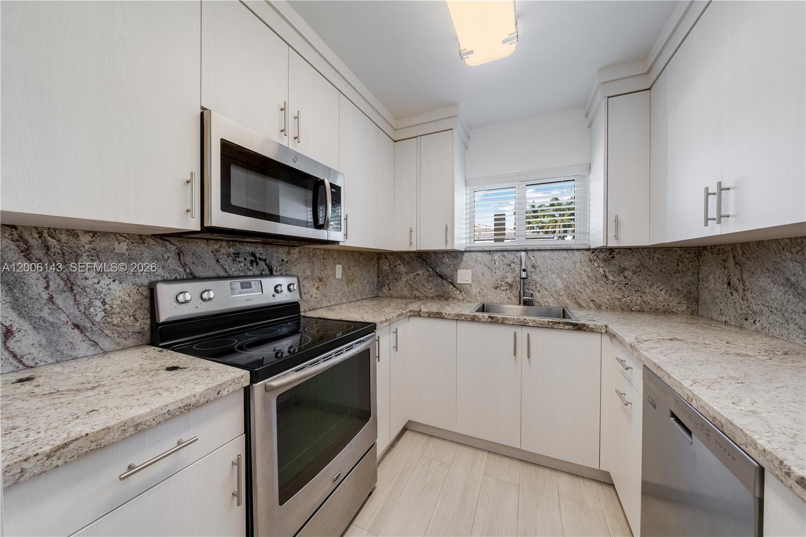 8048 SW 80 AVE #8048, Miami FL 33143