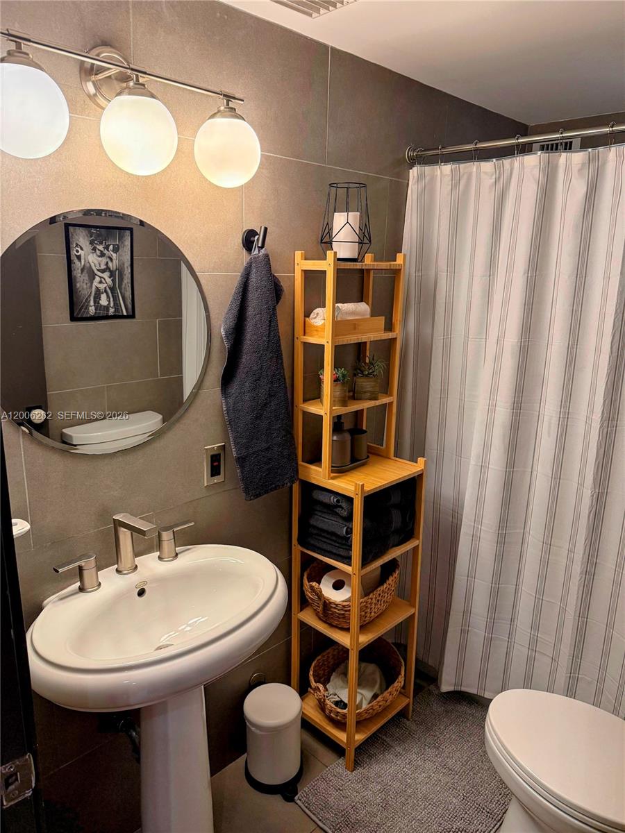 1720 Harrison St #1725, Hollywood FL 33020