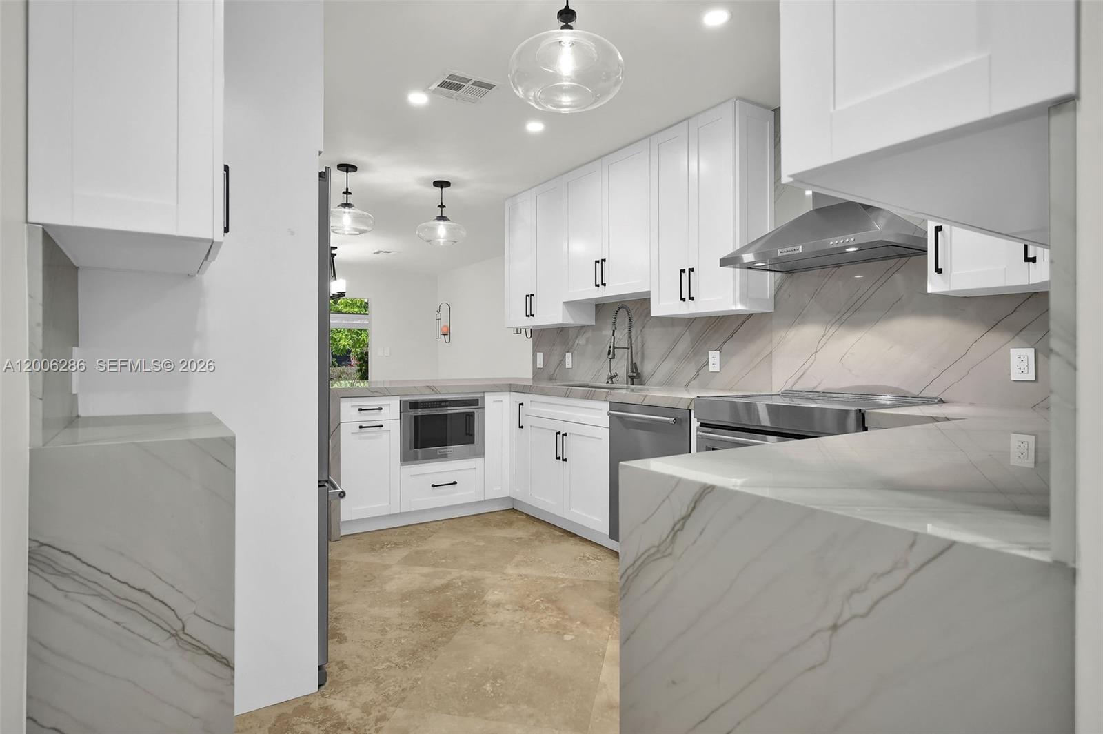 6820 SW 86th Ave, Miami FL 33143