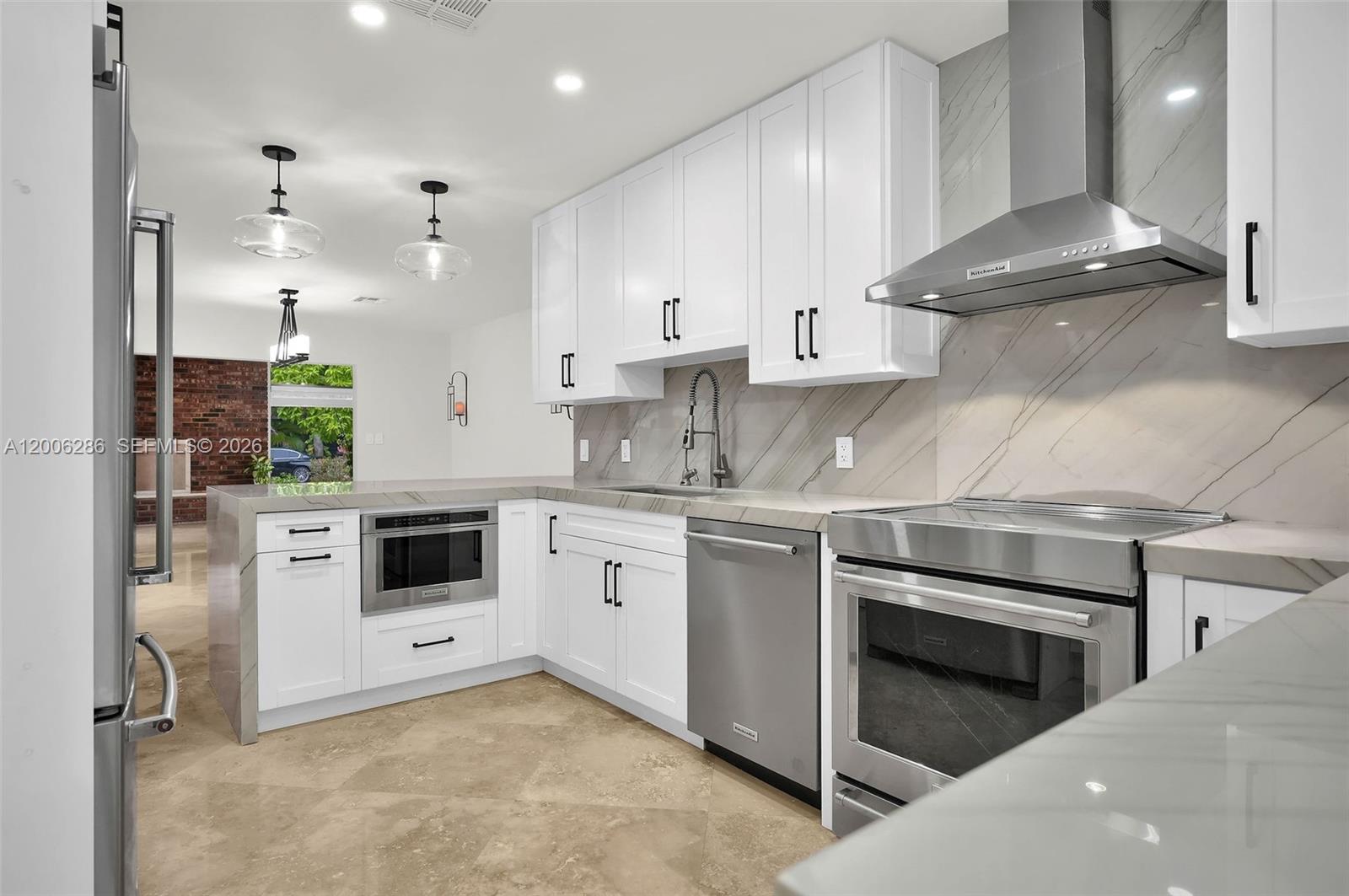 6820 SW 86th Ave, Miami FL 33143