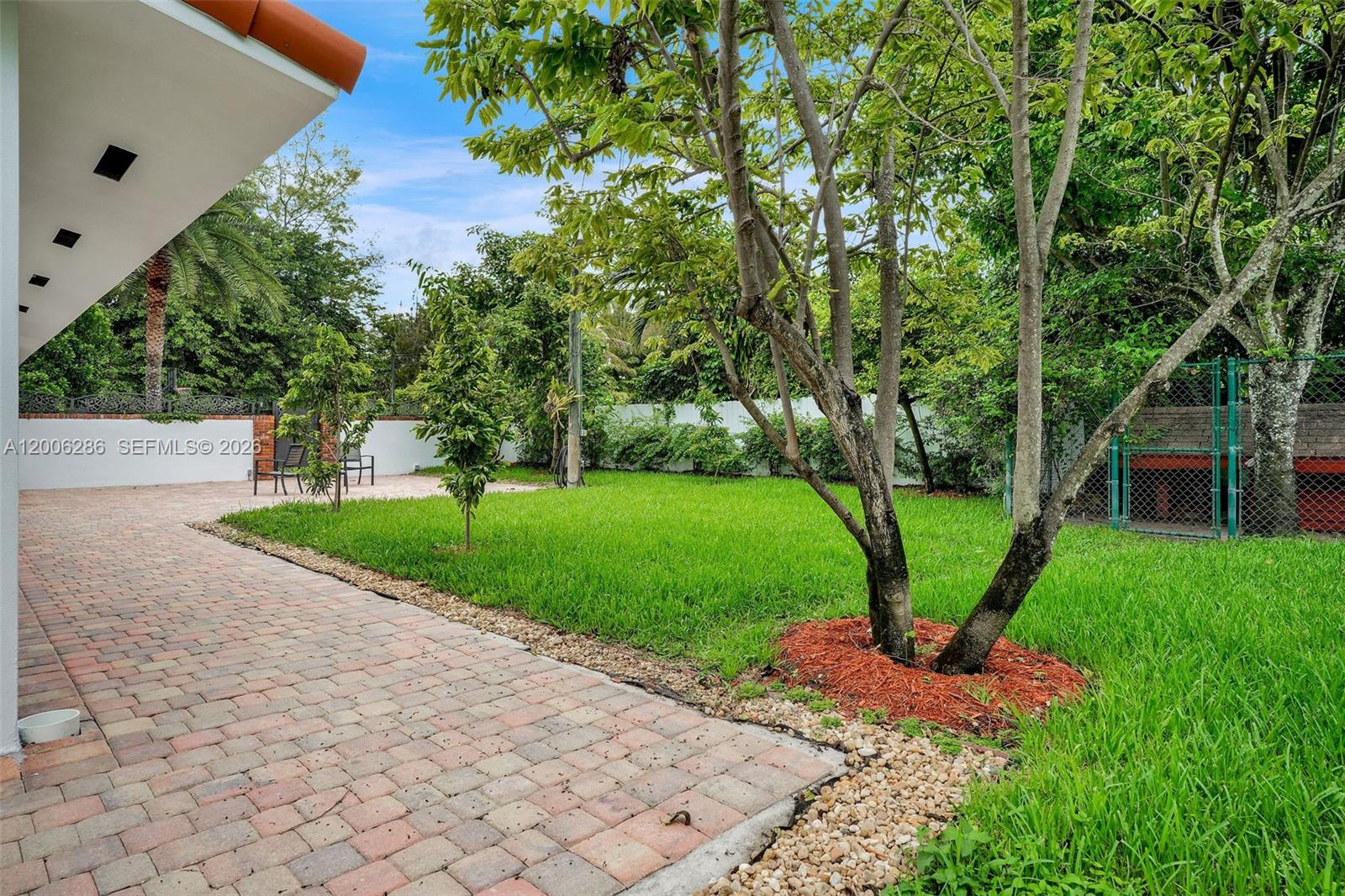 6820 SW 86th Ave, Miami FL 33143