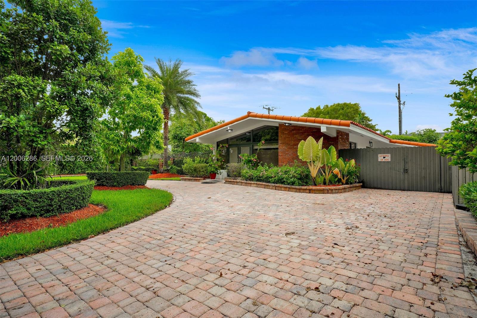 6820 SW 86th Ave, Miami FL 33143