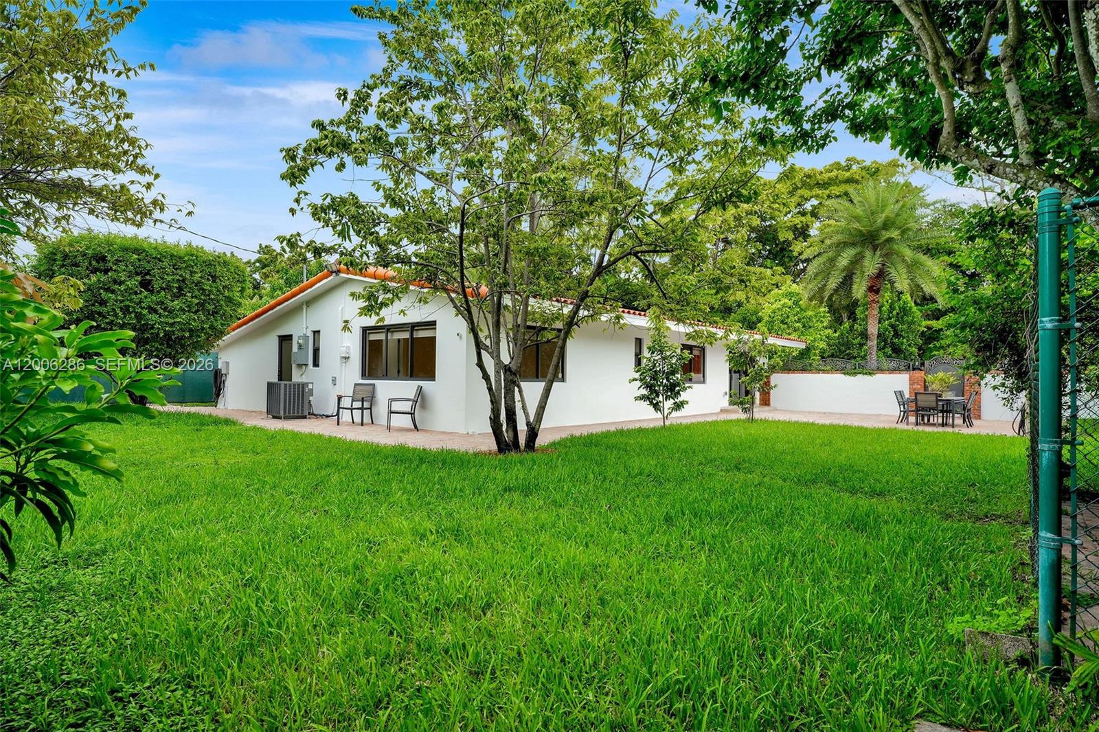 6820 SW 86th Ave, Miami FL 33143