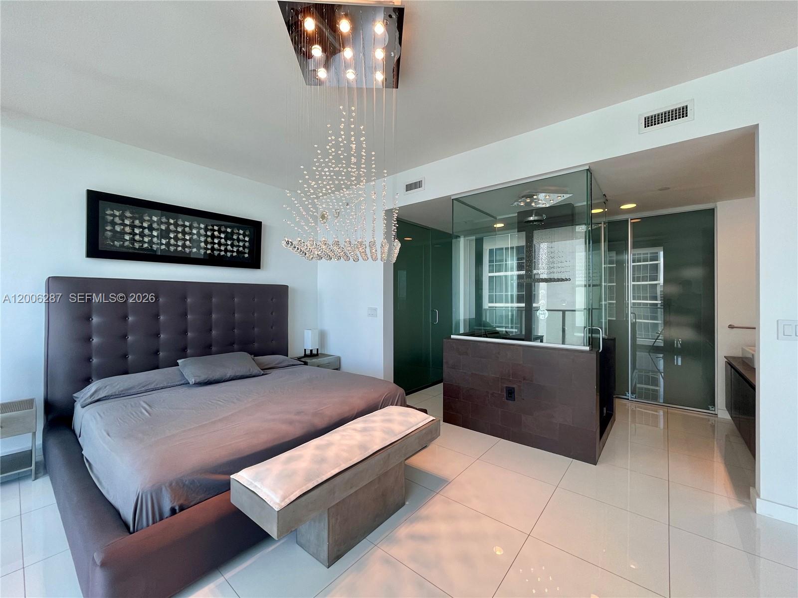 1040 Biscayne Blvd #3305, Miami FL 33132