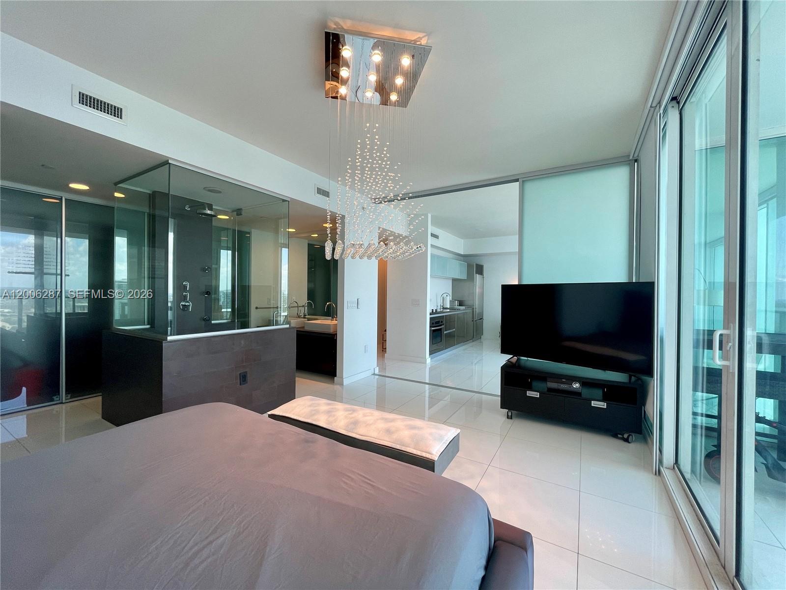 1040 Biscayne Blvd #3305, Miami FL 33132