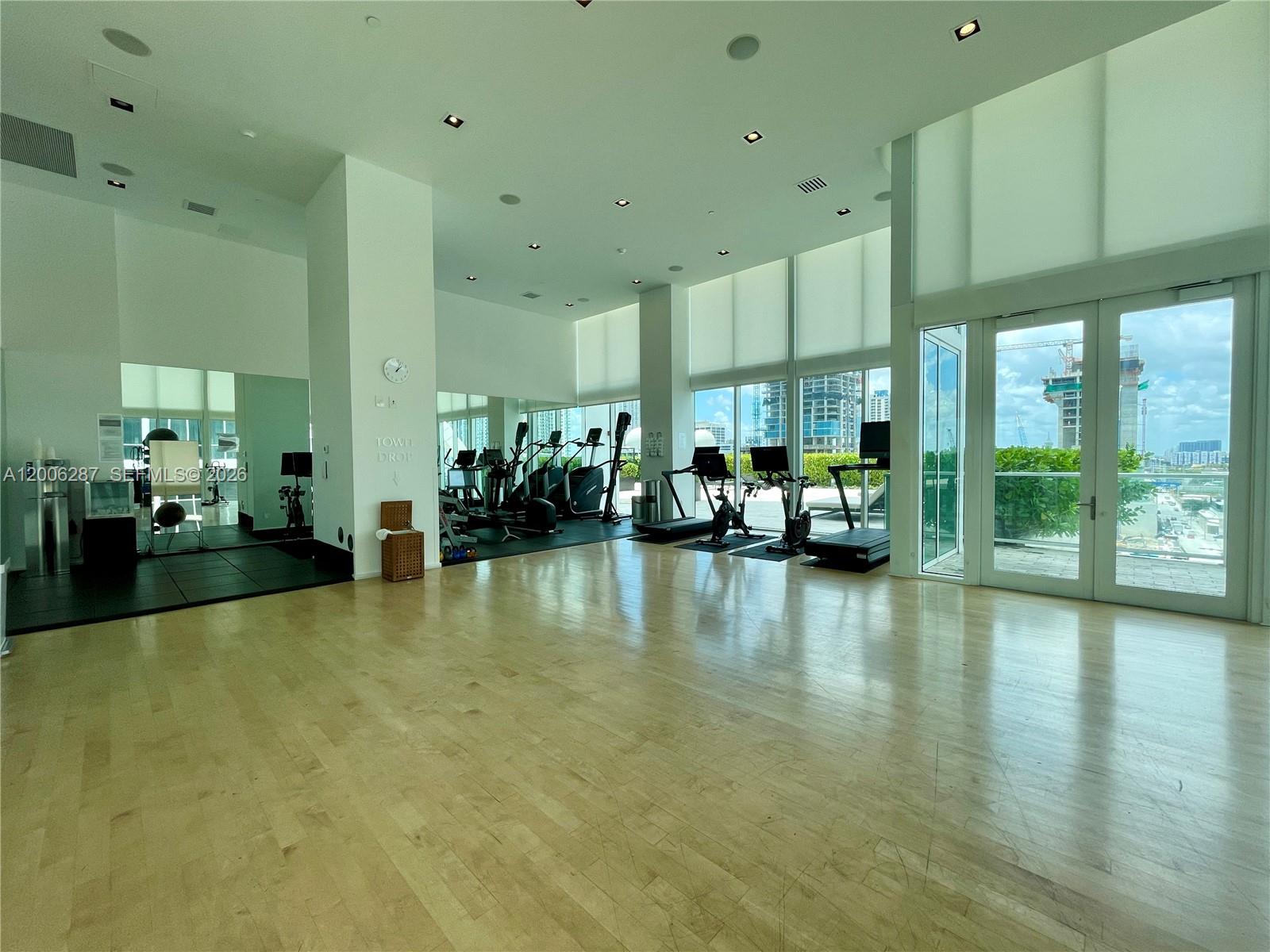 1040 Biscayne Blvd #3305, Miami FL 33132