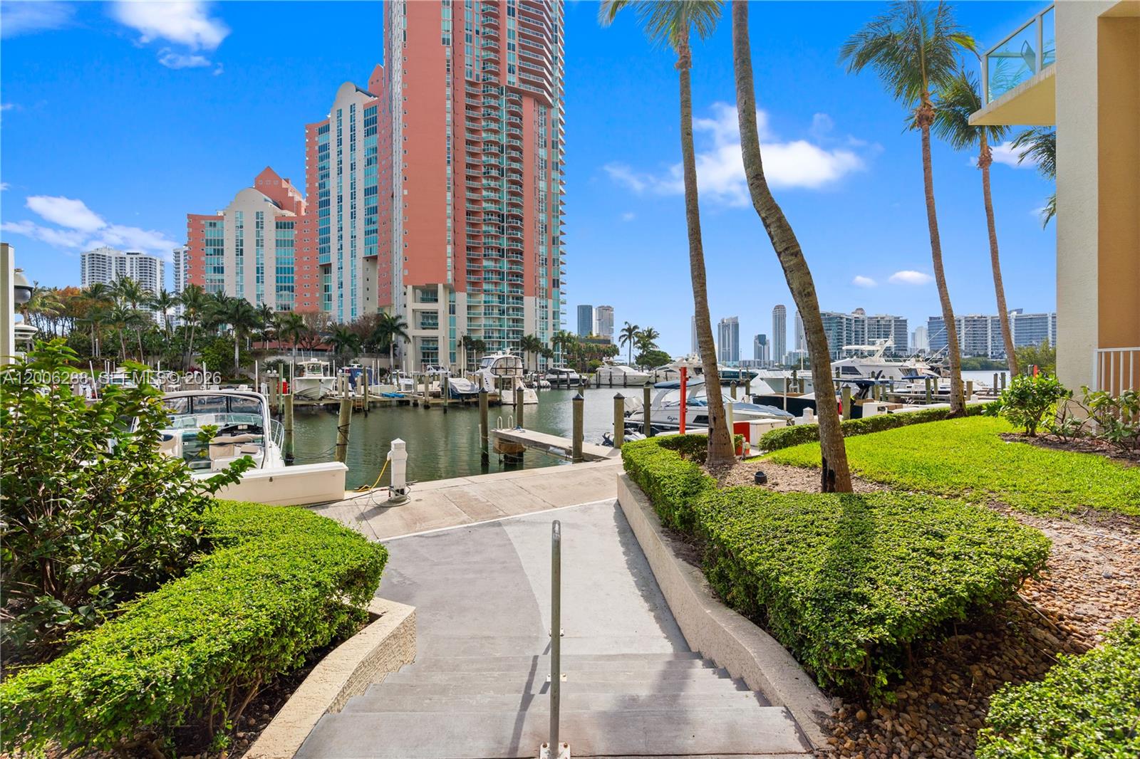 3330 NE 190th St #712, Aventura FL 33180