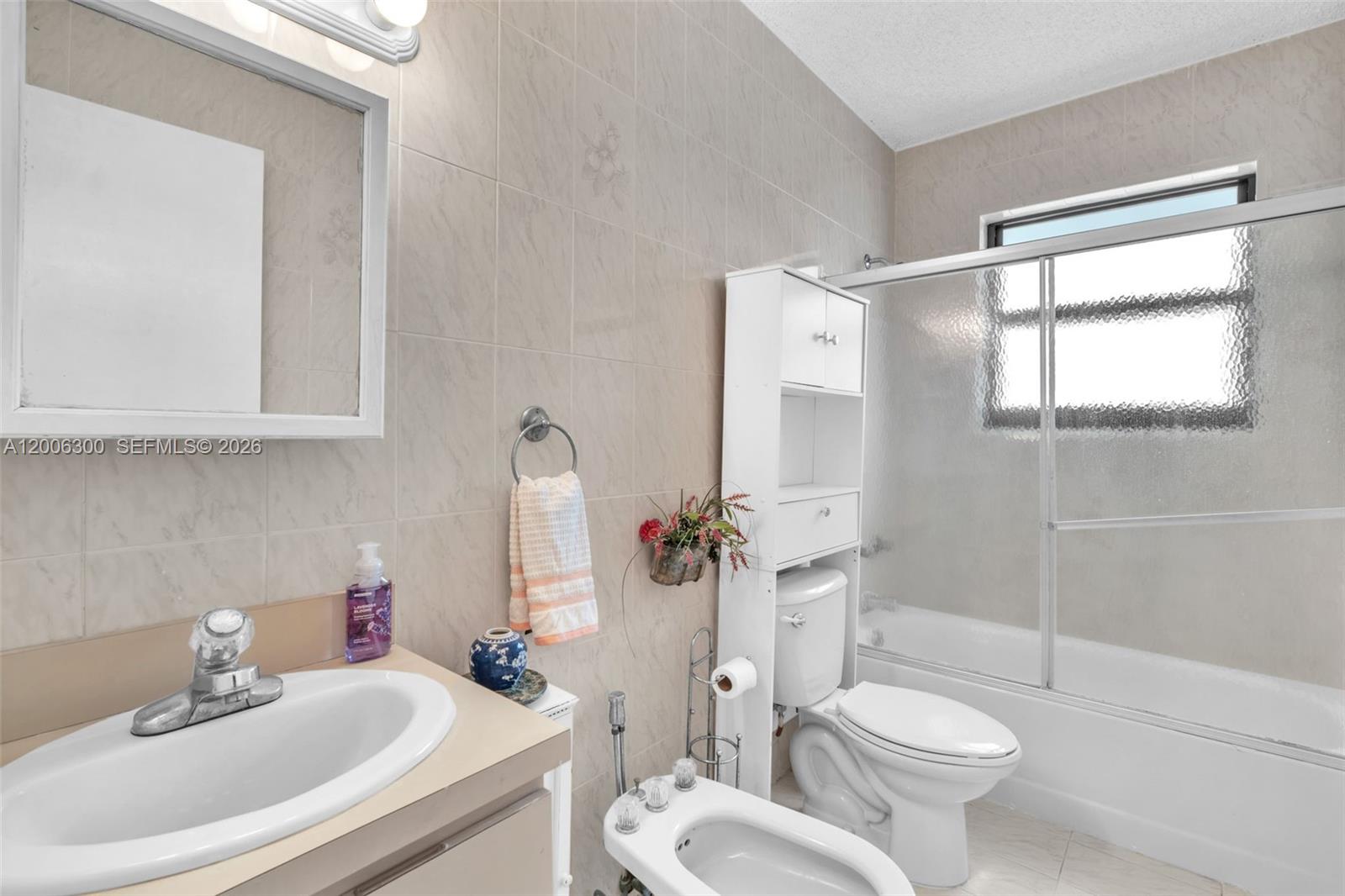 7701 Center Bay Dr, North Bay Village FL 33141