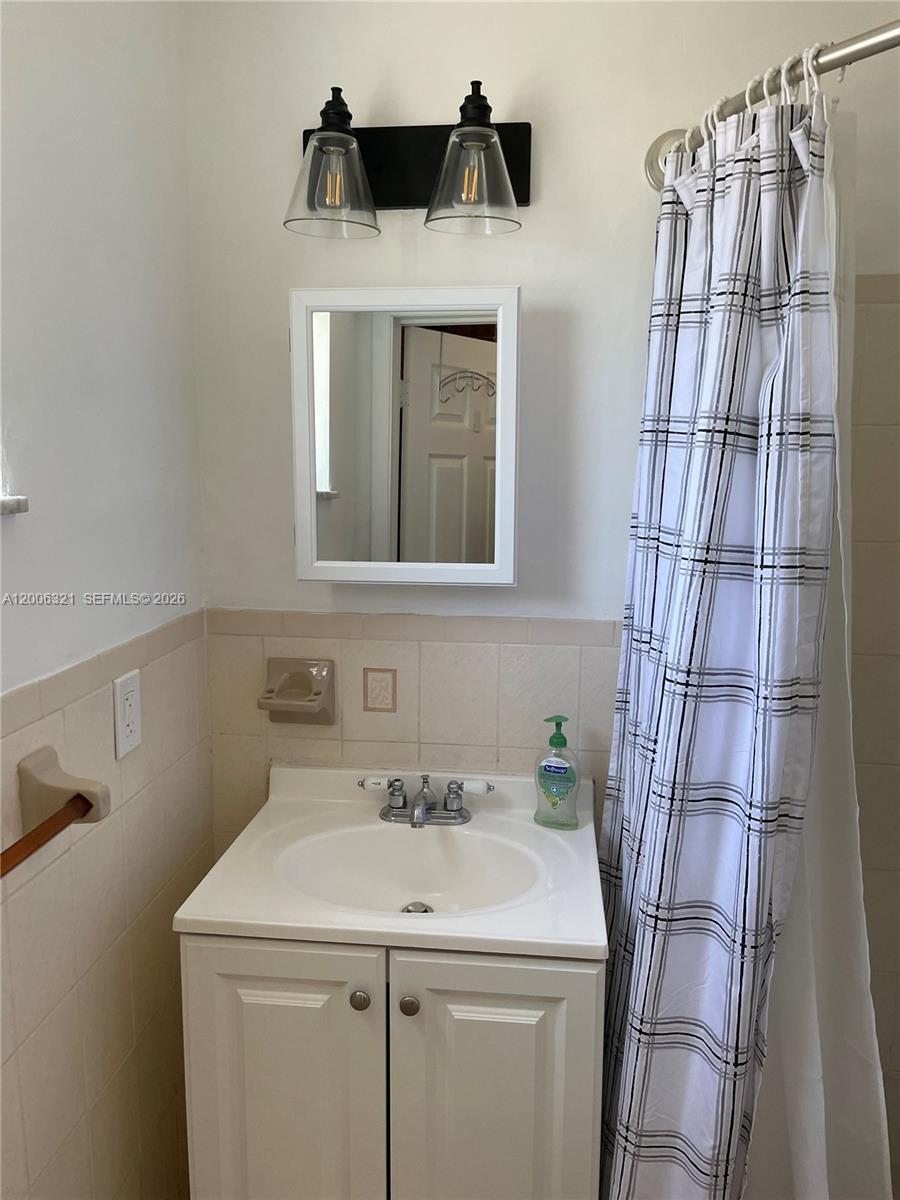 5800 SW 61st St, Miami FL 33143