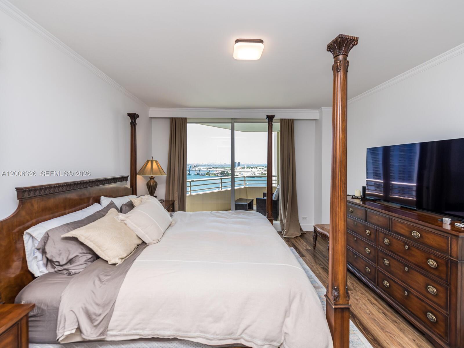 888 Brickell Key Dr #2112, Miami FL 33131