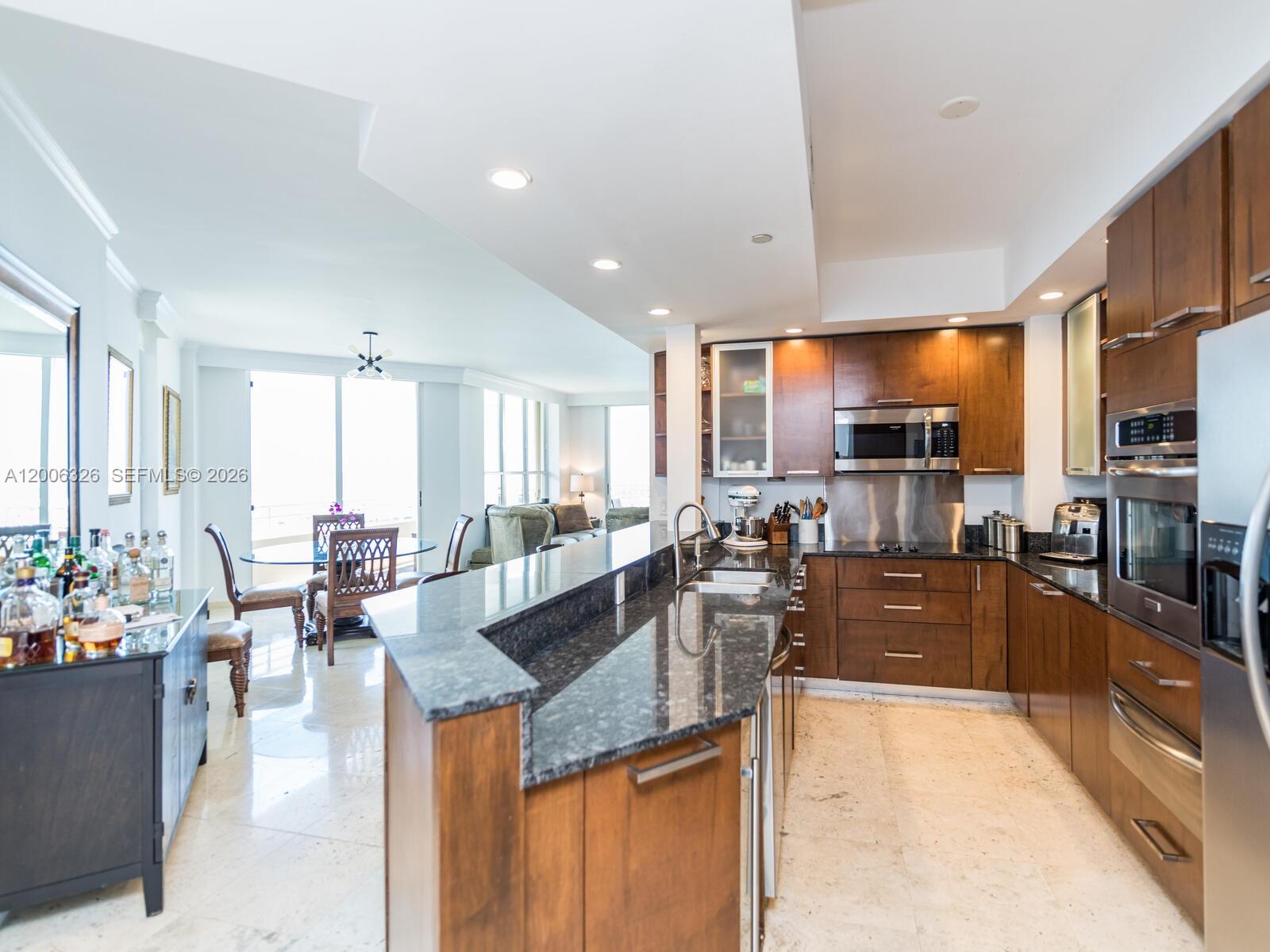 888 Brickell Key Dr #2112, Miami FL 33131