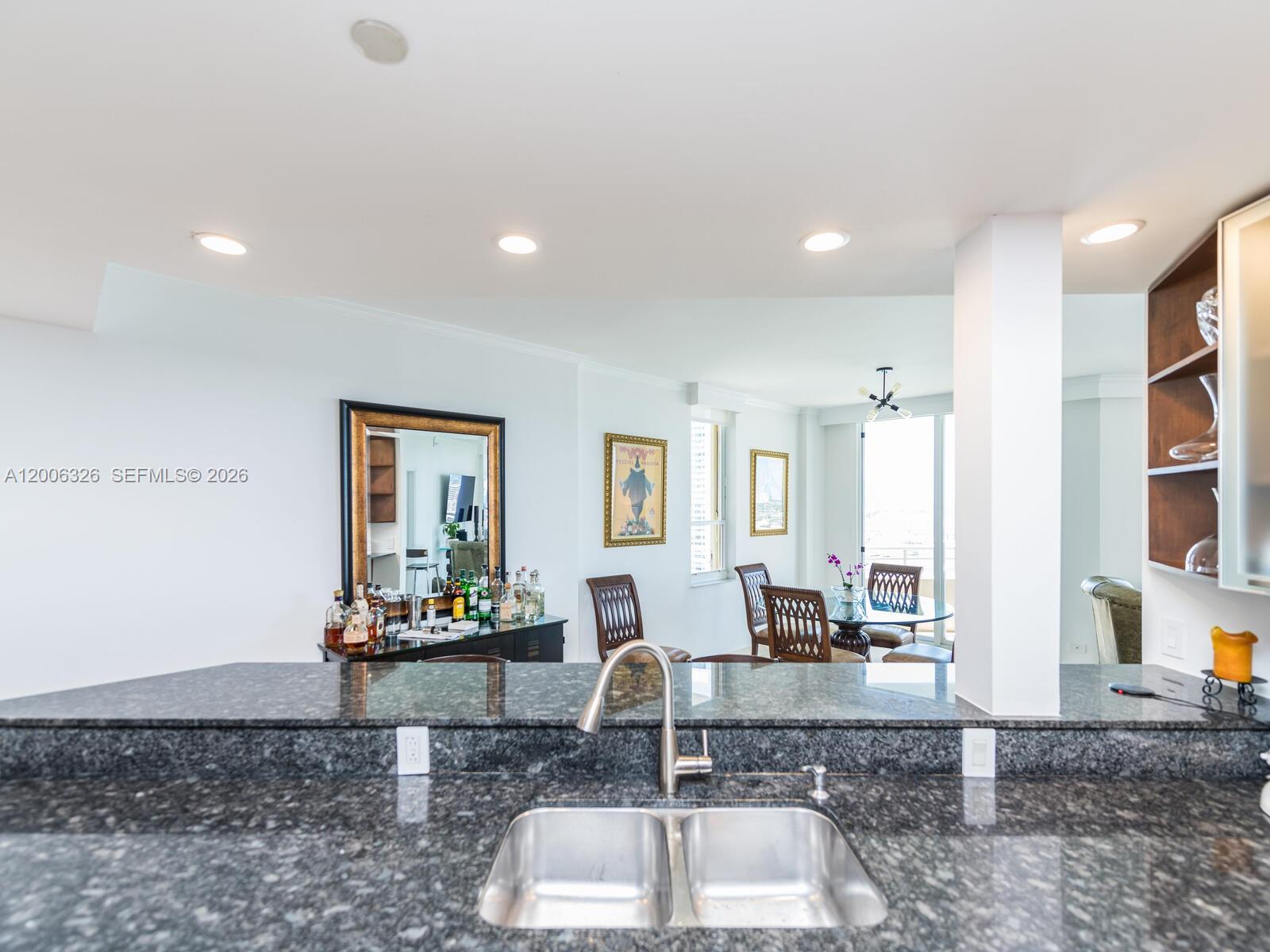 888 Brickell Key Dr #2112, Miami FL 33131