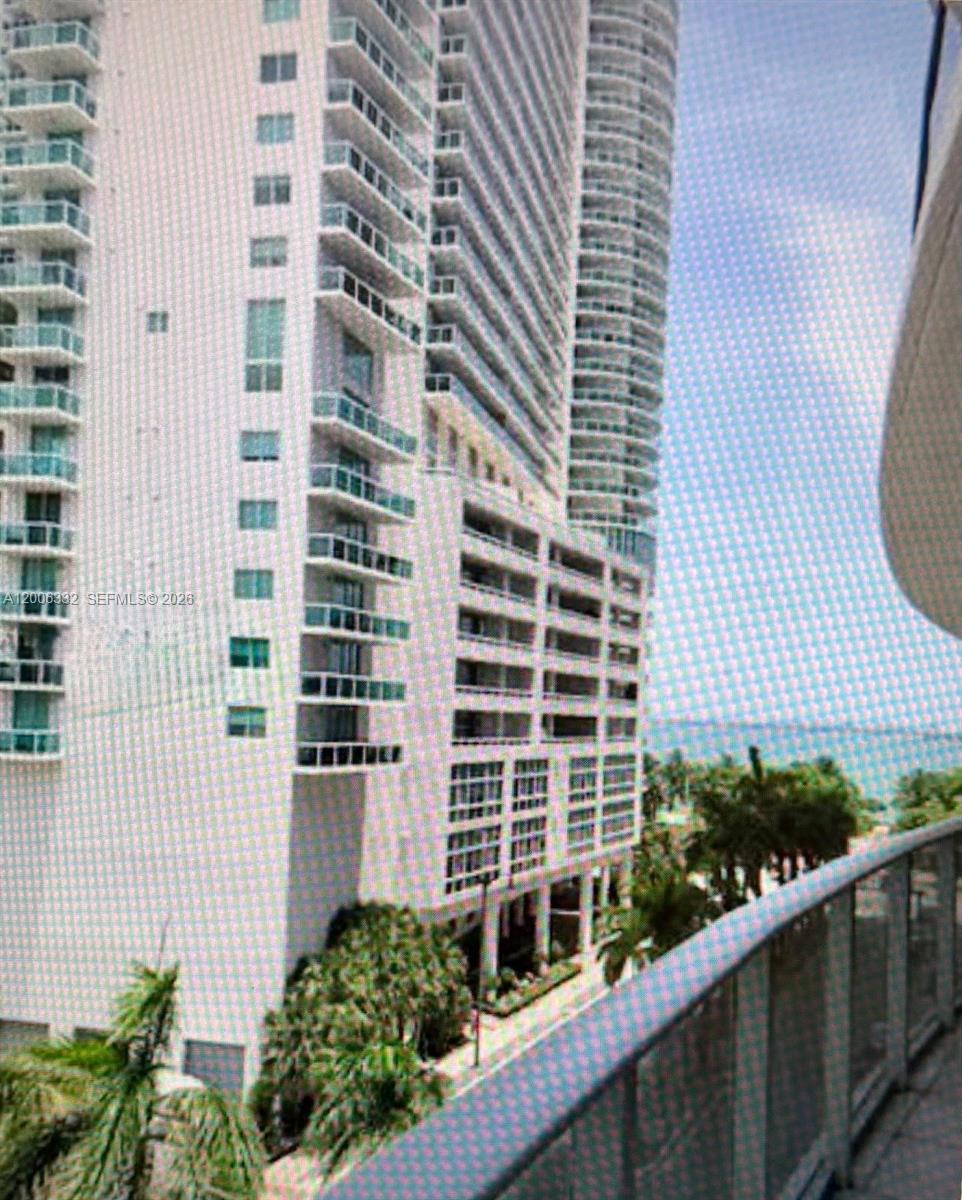 Miami FL 33132 - A12006332