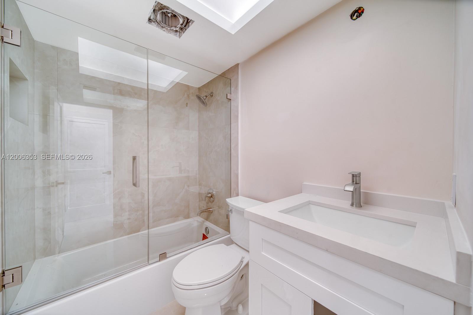 15730 SW 87th Ct, Palmetto Bay FL 33157
