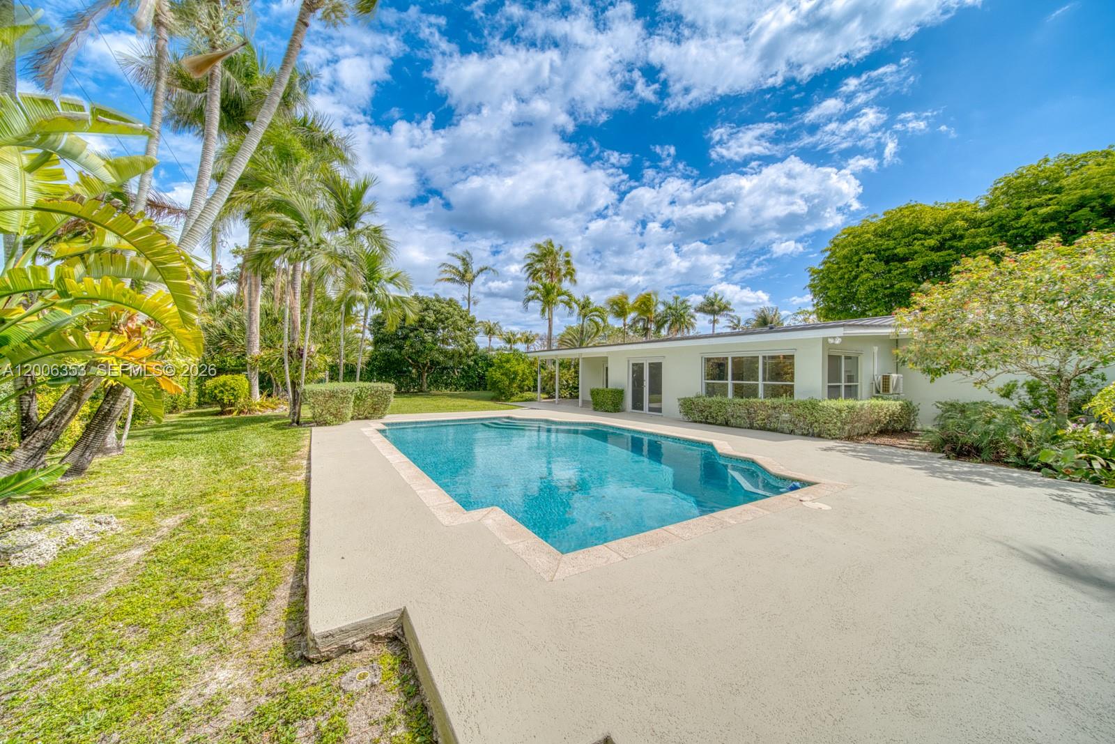 15730 SW 87th Ct, Palmetto Bay FL 33157