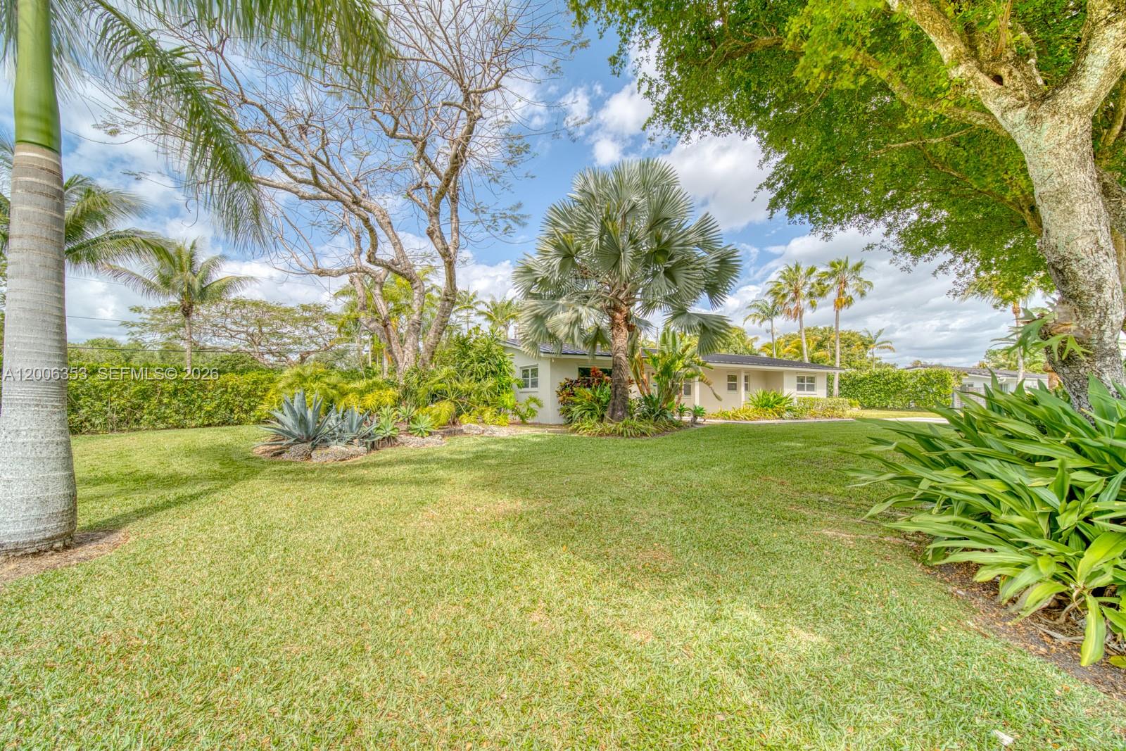 15730 SW 87th Ct, Palmetto Bay FL 33157
