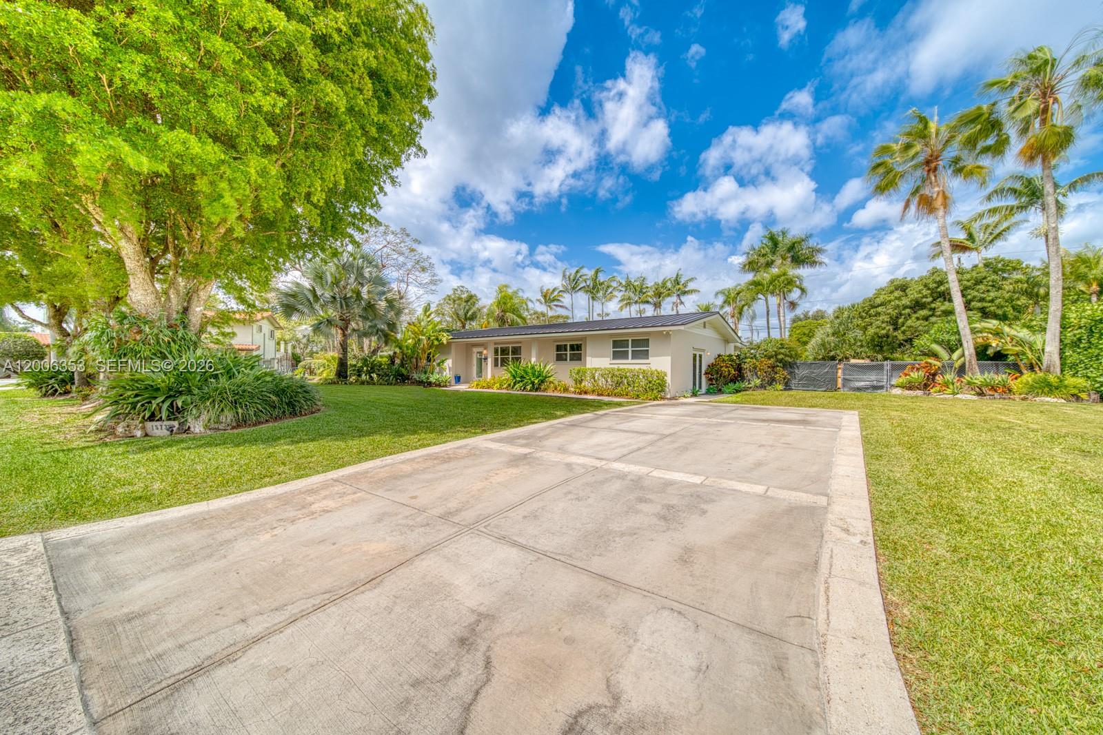 15730 SW 87th Ct, Palmetto Bay FL 33157