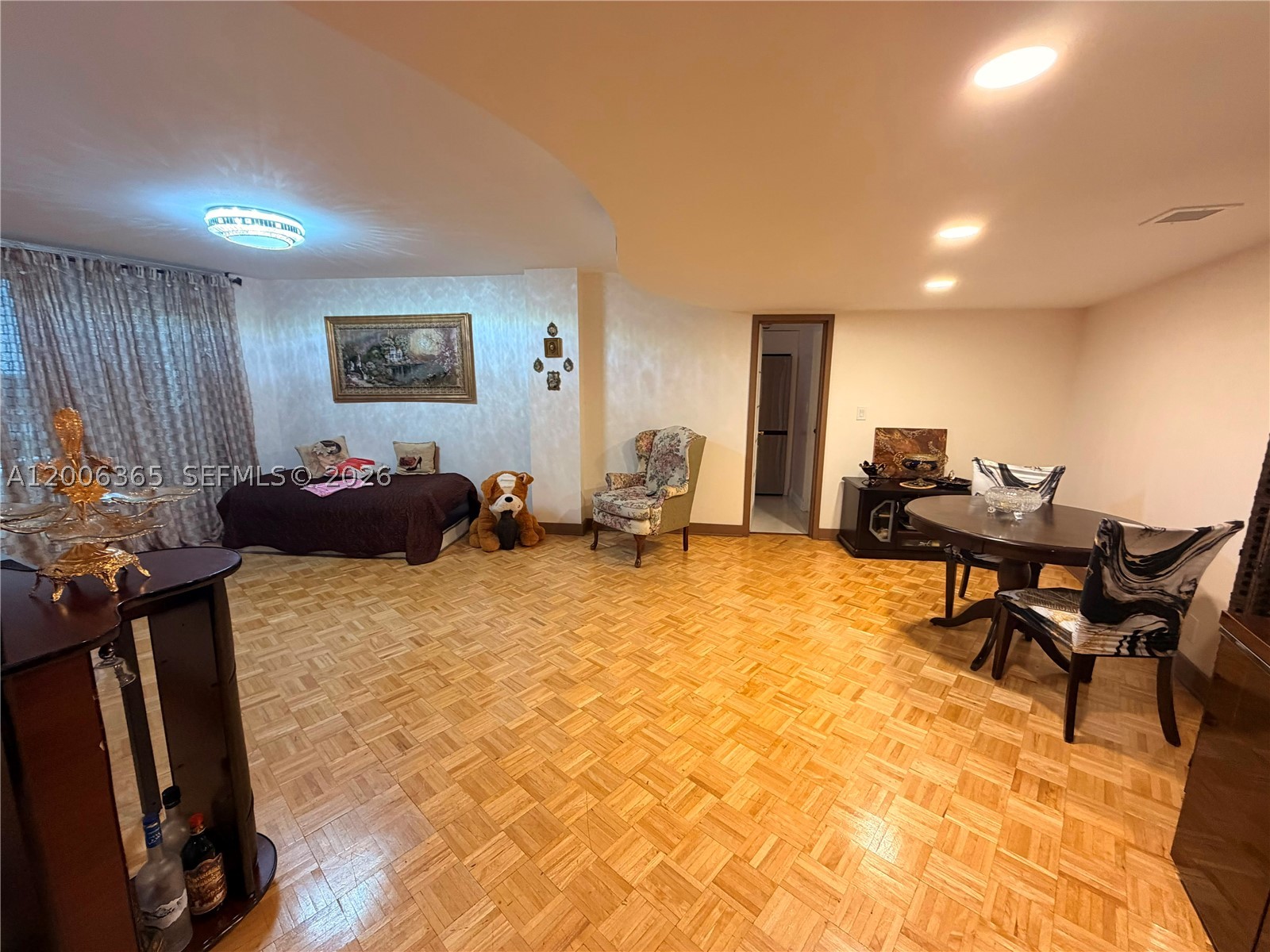 100 Golden Isles Dr #810, Hallandale Beach FL 33009