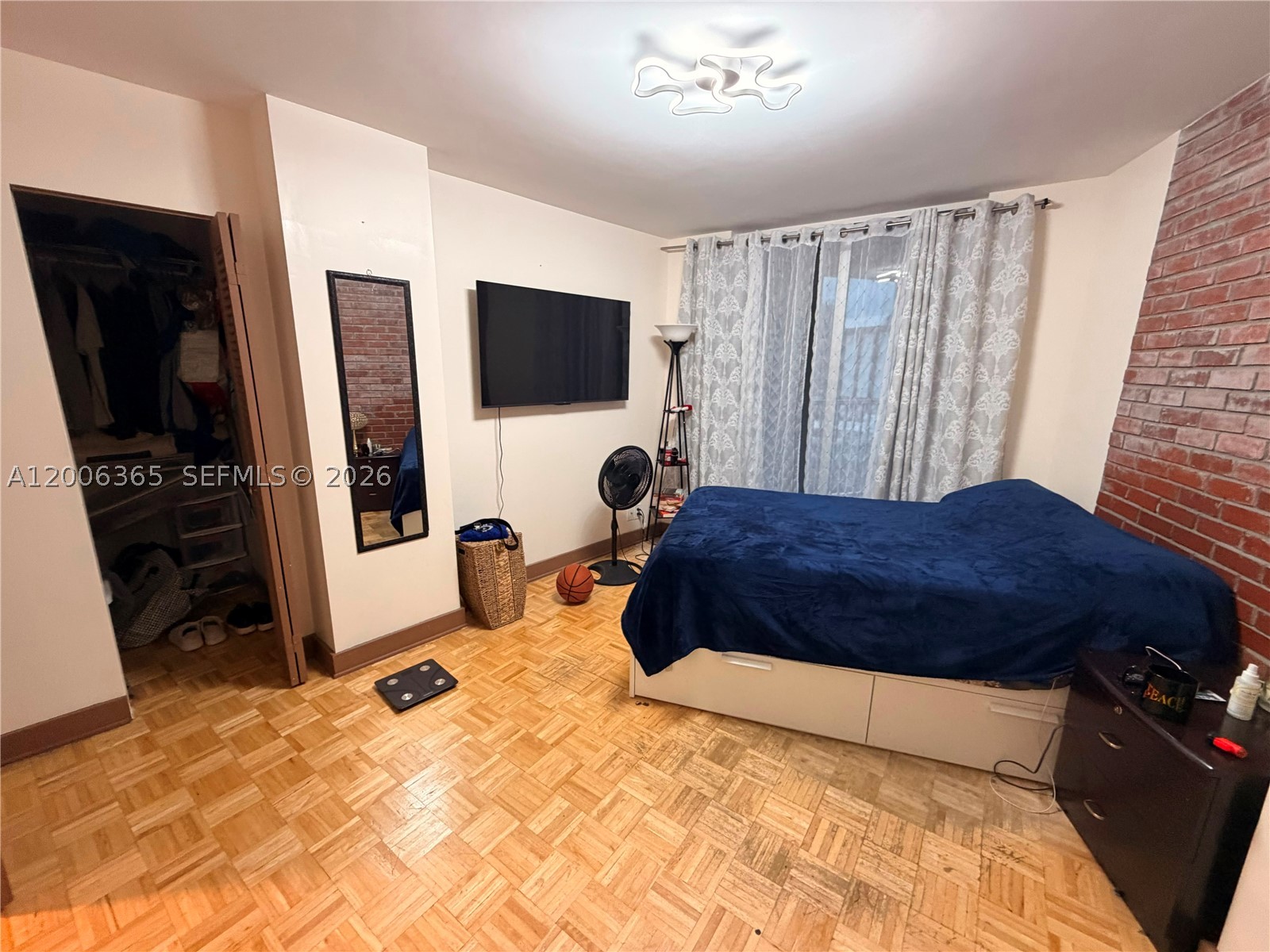 100 Golden Isles Dr #810, Hallandale Beach FL 33009
