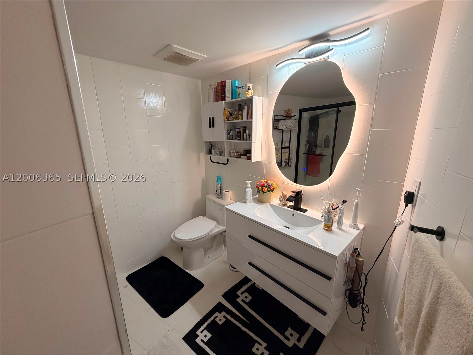 100 Golden Isles Dr #810, Hallandale Beach FL 33009