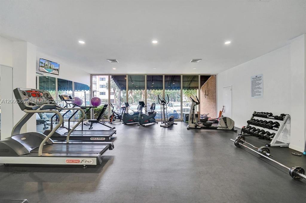 100 Golden Isles Dr #810, Hallandale Beach FL 33009