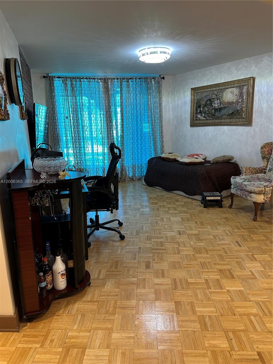 100 Golden Isles Dr #810, Hallandale Beach FL 33009