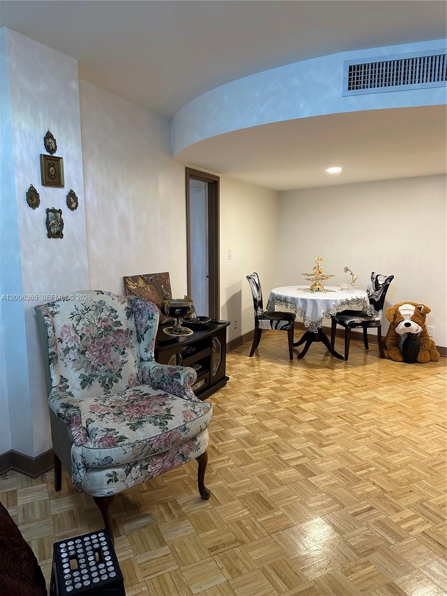 100 Golden Isles Dr #810, Hallandale Beach FL 33009