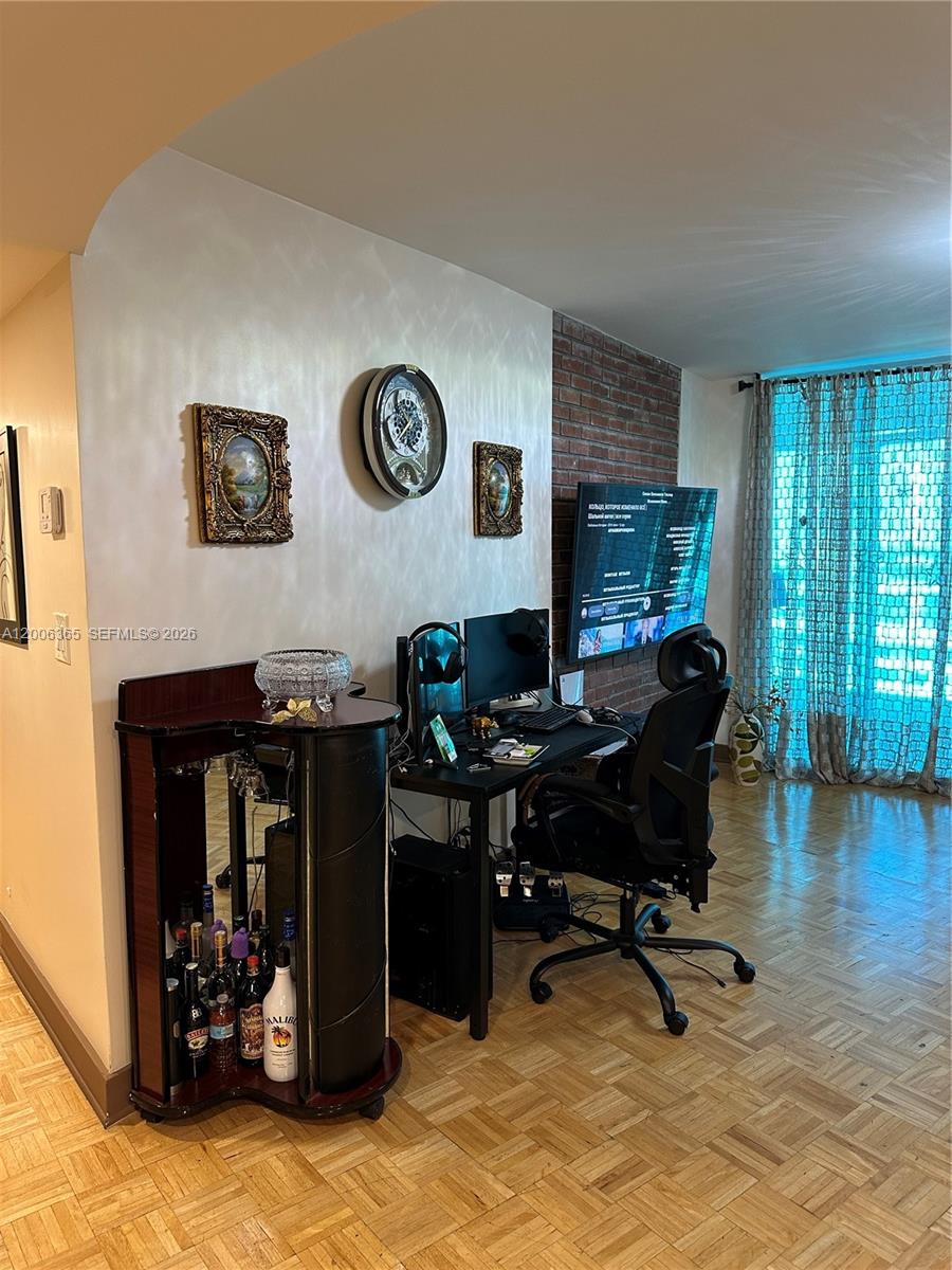 100 Golden Isles Dr #810, Hallandale Beach FL 33009