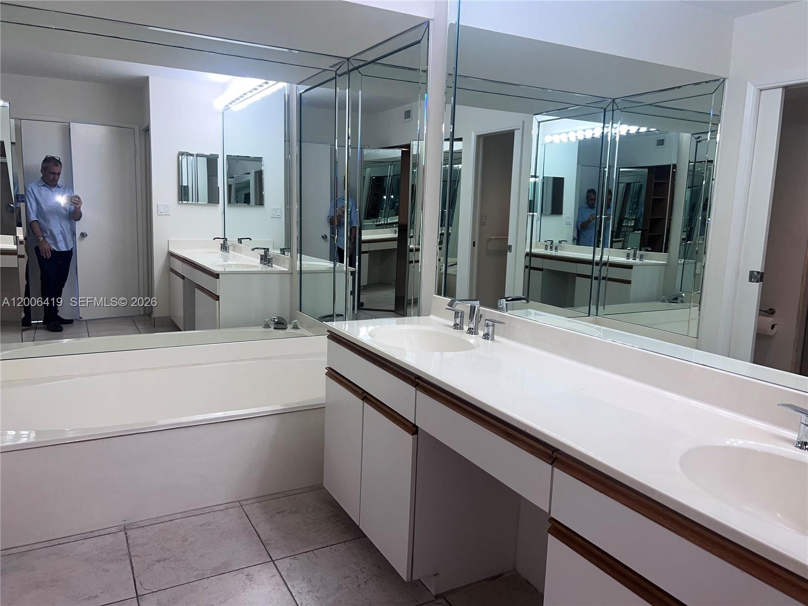 3600 Mystic Pointe Dr #511, Aventura FL 33180