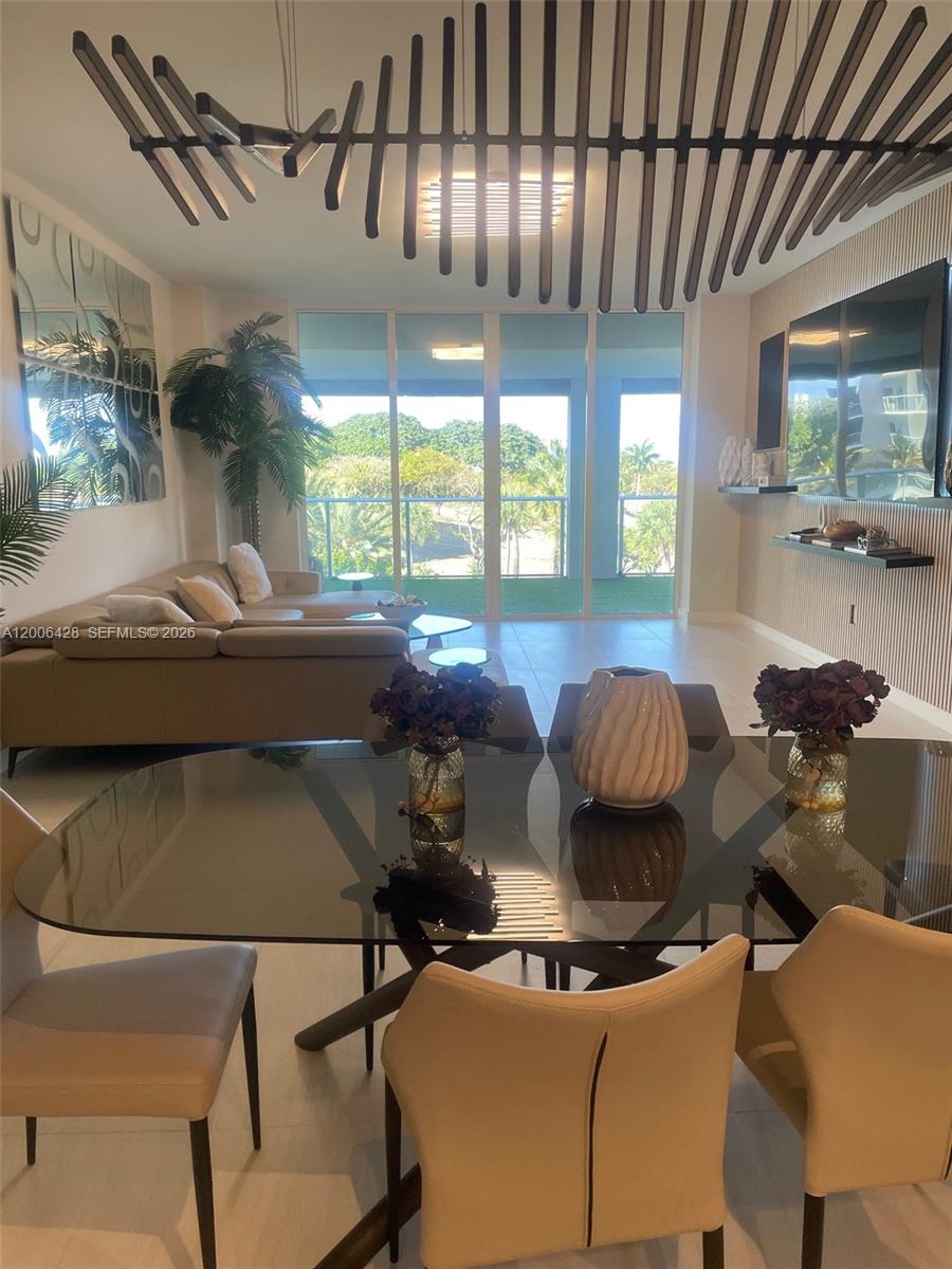 220 SE Mizner Blvd #321, Boca Raton FL 33432
