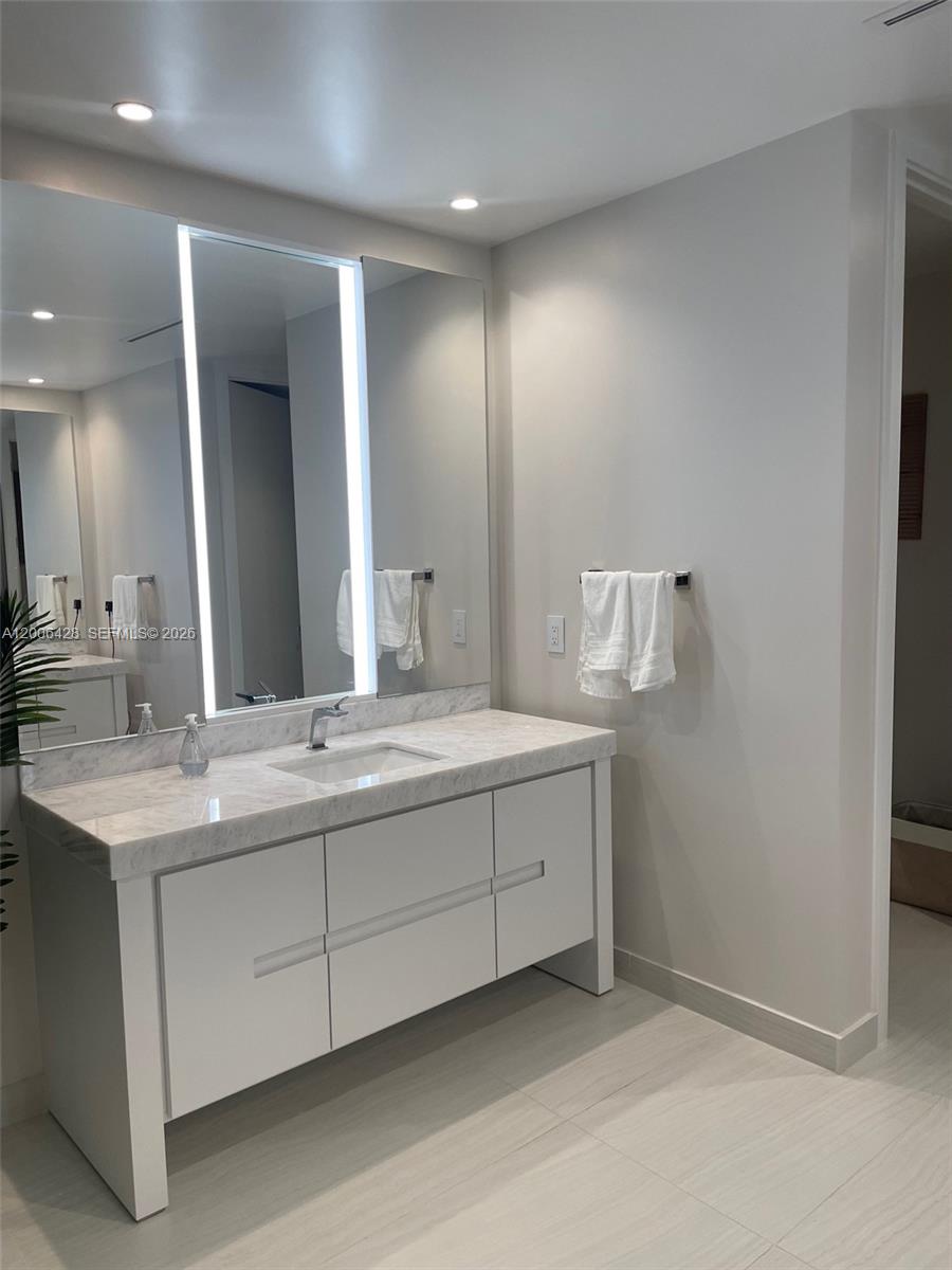 220 SE Mizner Blvd #321, Boca Raton FL 33432