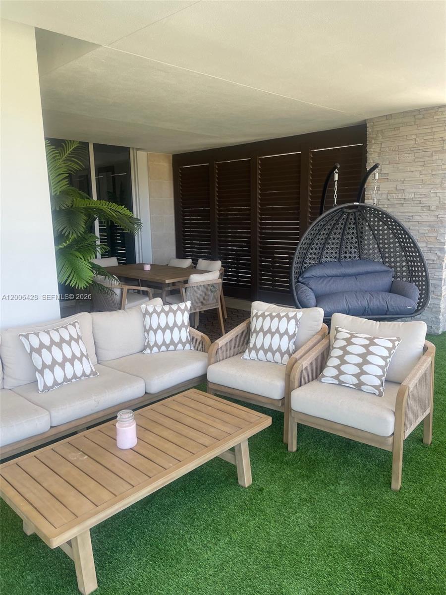 220 SE Mizner Blvd #321, Boca Raton FL 33432
