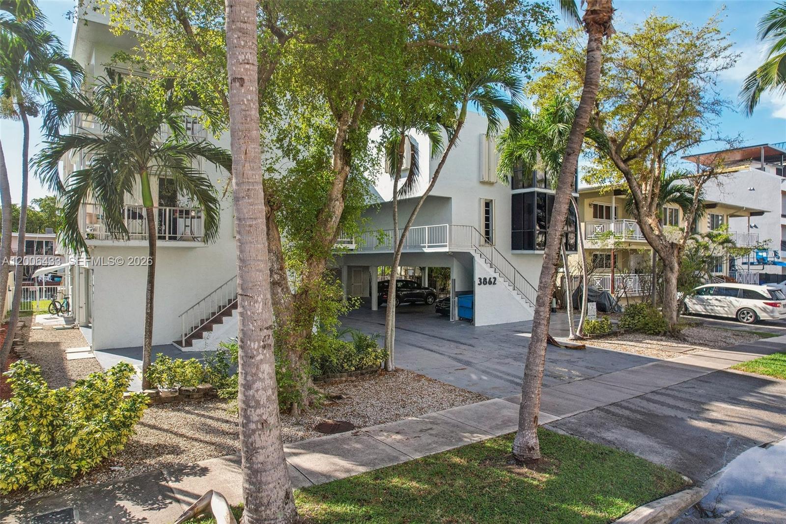3862 NE 171st St #E, North Miami Beach FL 33160