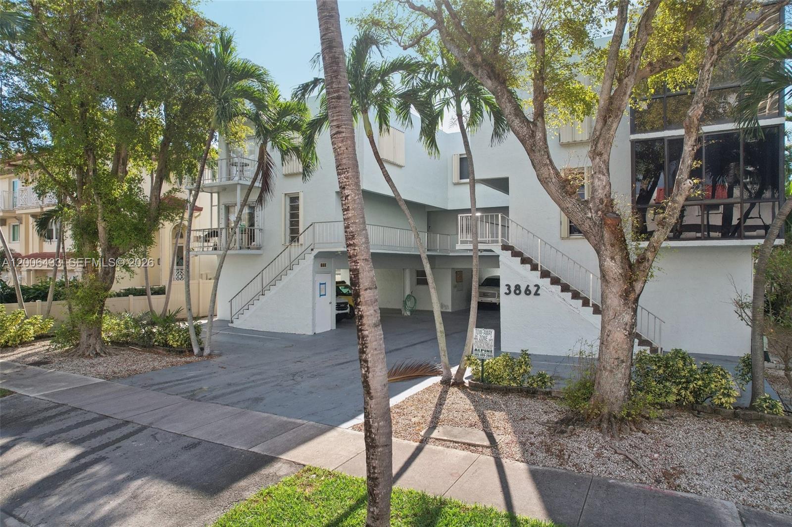 3862 NE 171st St #E, North Miami Beach FL 33160