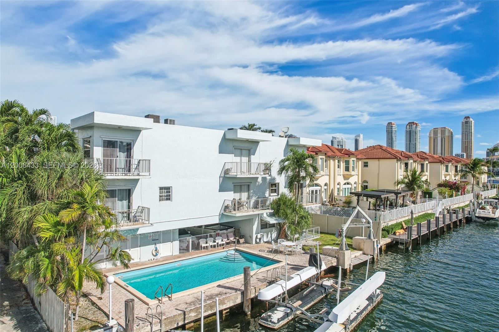 3862 NE 171st St #E, North Miami Beach FL 33160