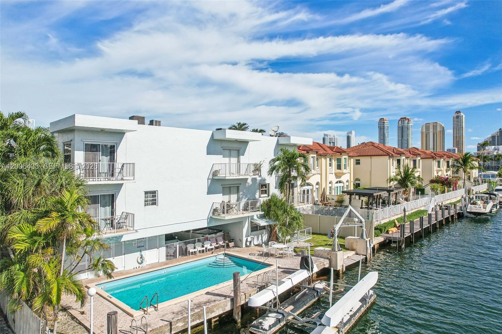 3862 NE 171st St #E, North Miami Beach FL 33160