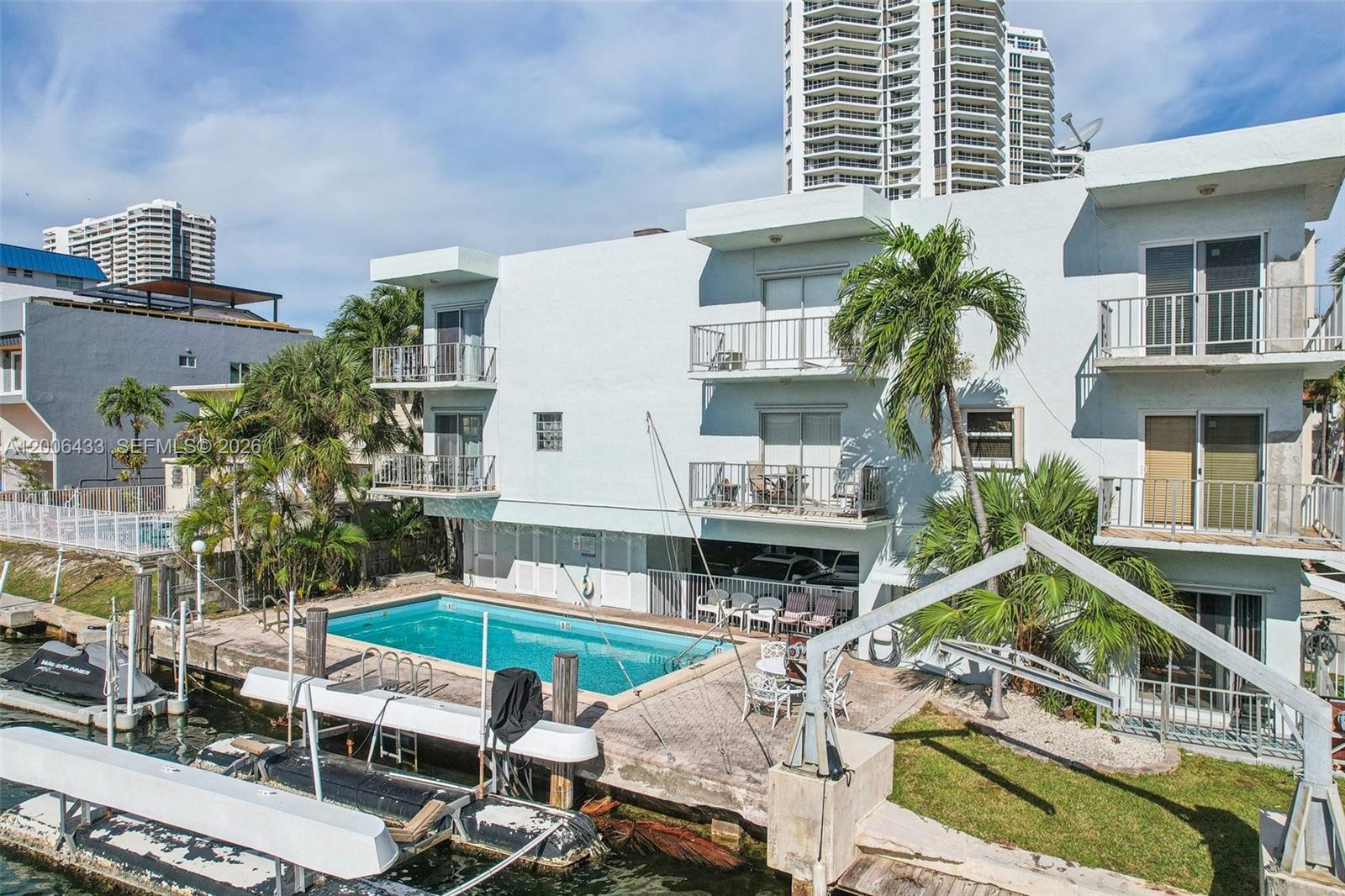 3862 NE 171st St #E, North Miami Beach FL 33160