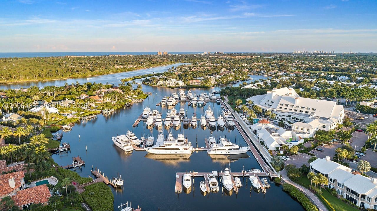 106 Commodore Dr, Jupiter FL 33477
