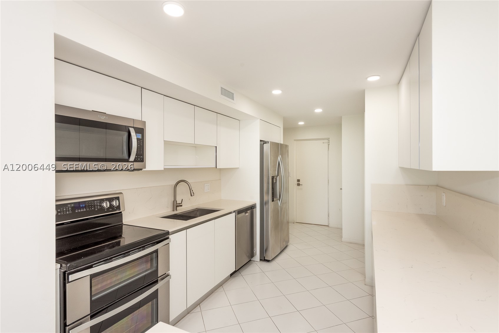600 Grapetree Dr #8FS, Key Biscayne FL 33149