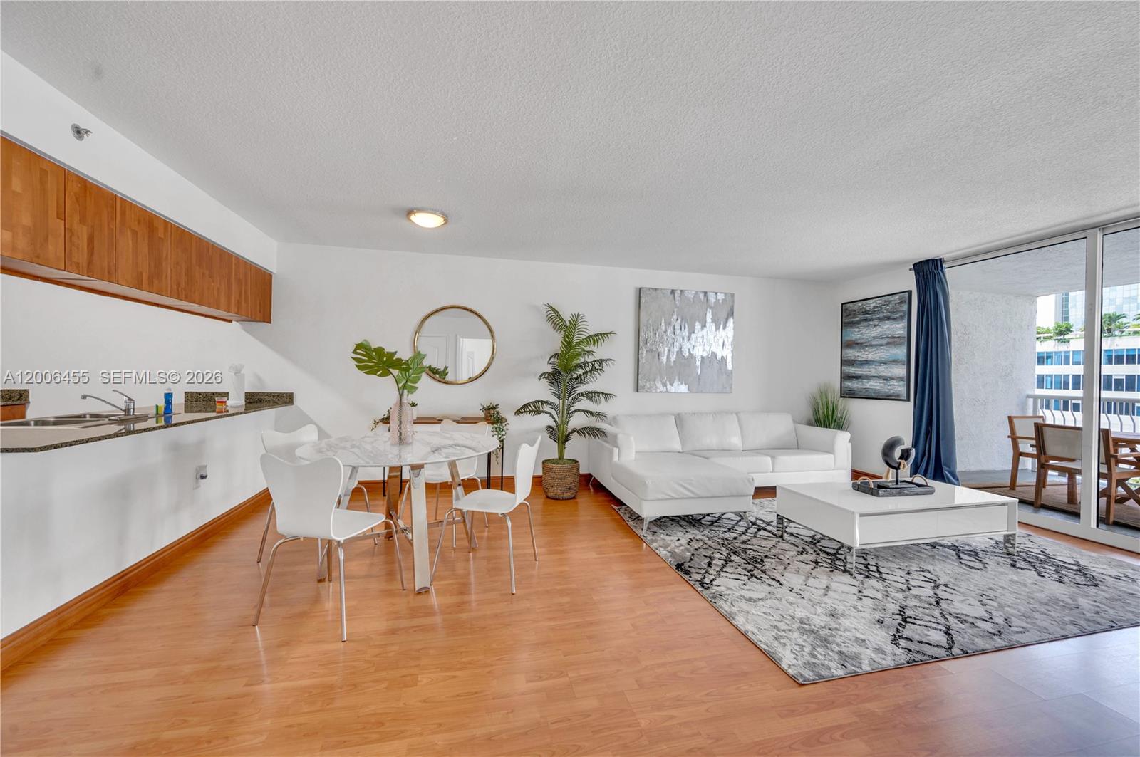 1200 Brickell Bay Dr #1914, Miami FL 33131