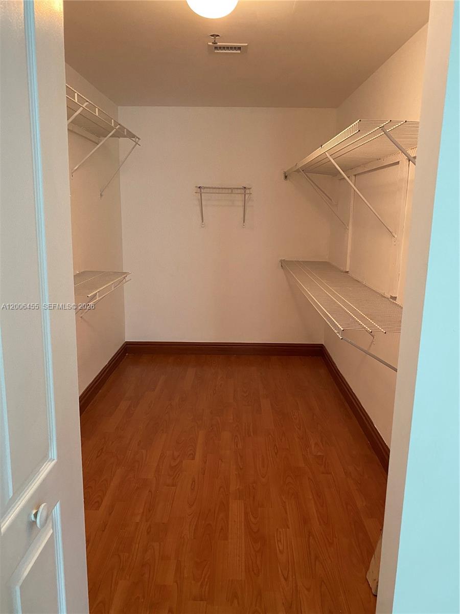 1200 Brickell Bay Dr #1914, Miami FL 33131