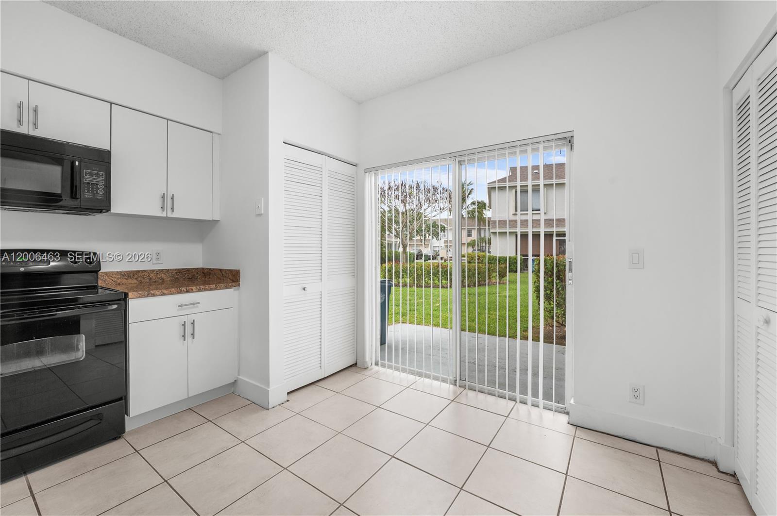40 Simonton Cir #40, Weston FL 33326