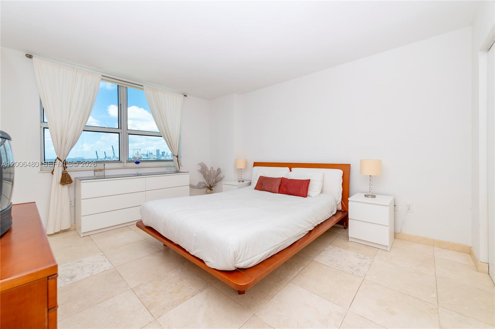 90 Alton Rd #2304, Miami Beach FL 33139