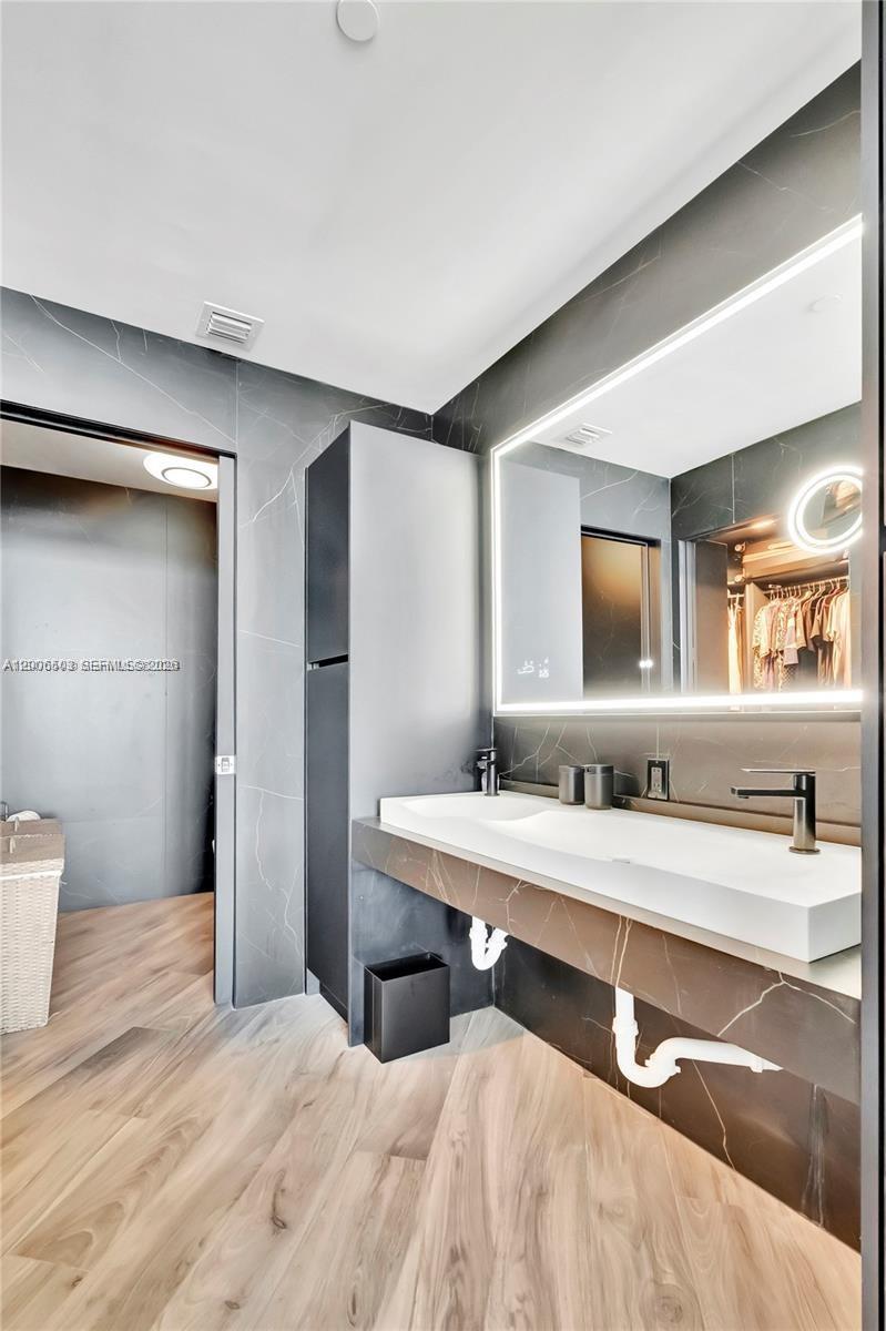 2020 N Bayshore Dr #3408, Miami FL 33137