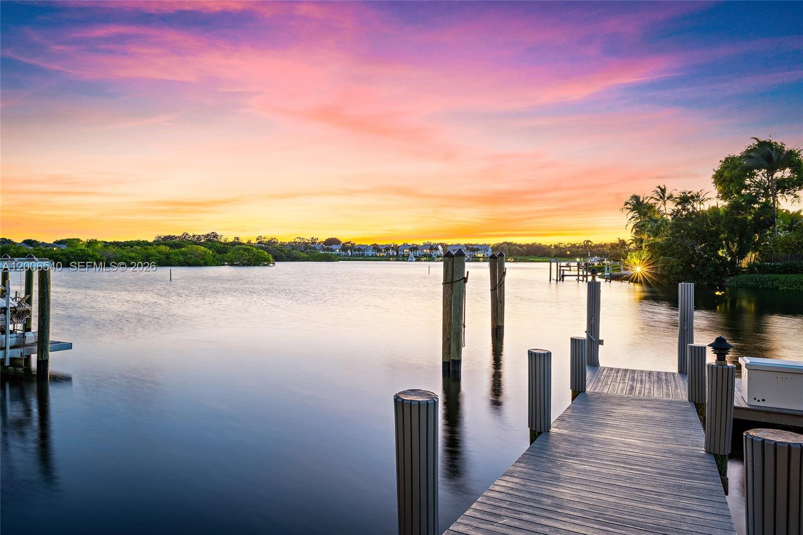 121 Commodore Dr, Jupiter FL 33477