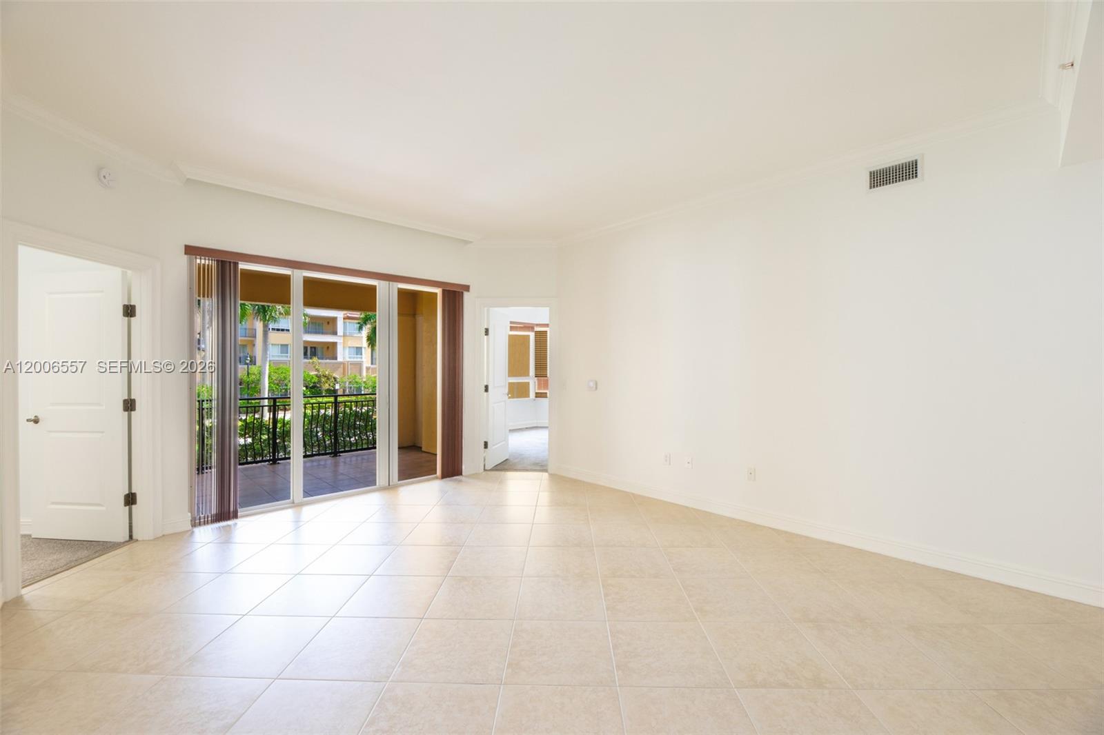 16101 Emerald Estates Dr #250, Weston FL 33331