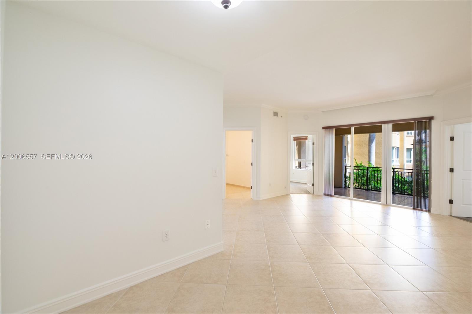 16101 Emerald Estates Dr #250, Weston FL 33331